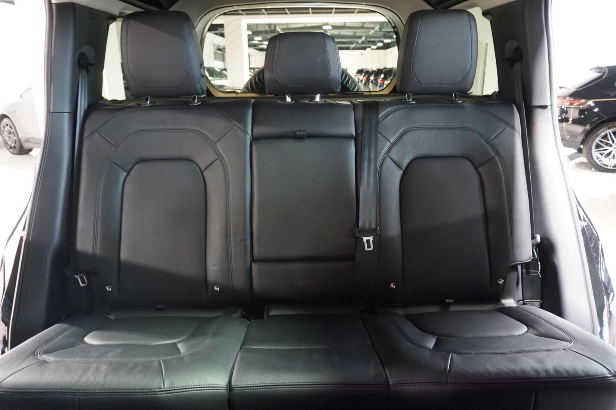 Land Rover Defender 110 3.0 D250 MHEV XS Edition SUV 5dr Diesel Auto 4WD Euro 6 (s/s) (250 ps)